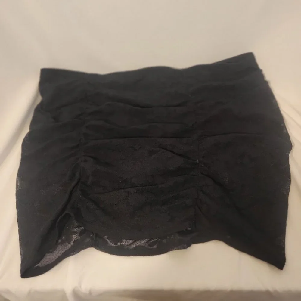 Torrid Size 4x plus black swim bottom - Picture 2 of 3